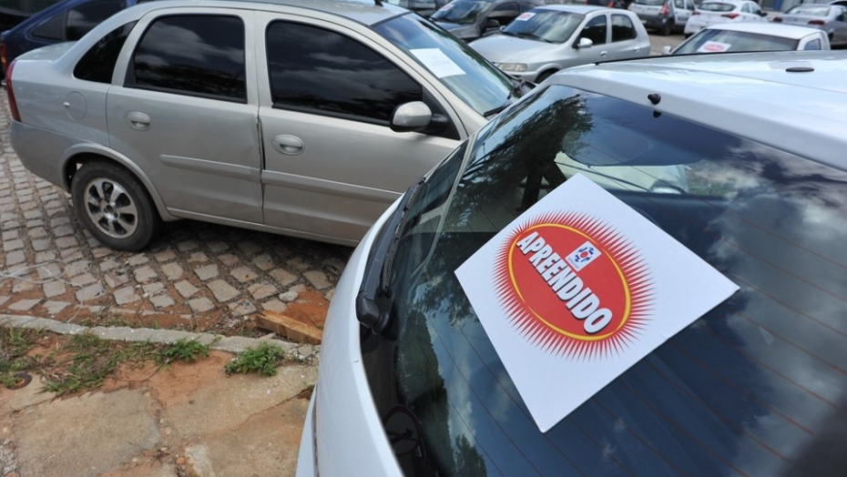 Detran abre visitação pública a veículos que vão a leilão na próxima quinta-feira