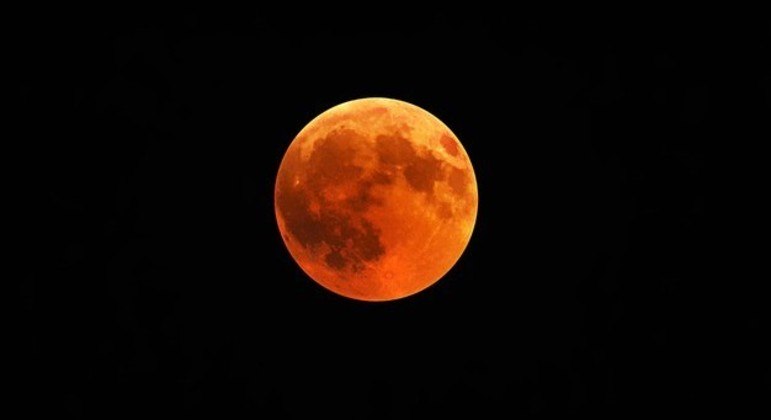 Superlua de sangue terá pico nesta terça-feira; saiba como observar