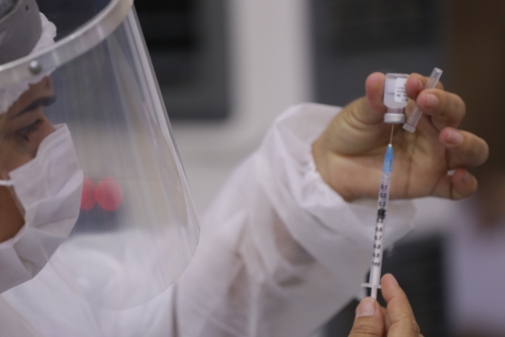 Natal inicia vacinação de pessoas que vivem com hiv/aids nesta segunda