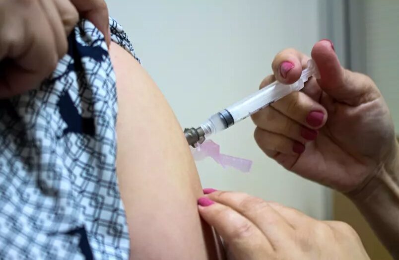 Vacinação dos profissionais da educação no rn inicia nesta quinta-feira com 25 mil doses | notícias do rio grande do norte Após 4 meses, falta de insumo diminui ritmo de vacinação no brasil
