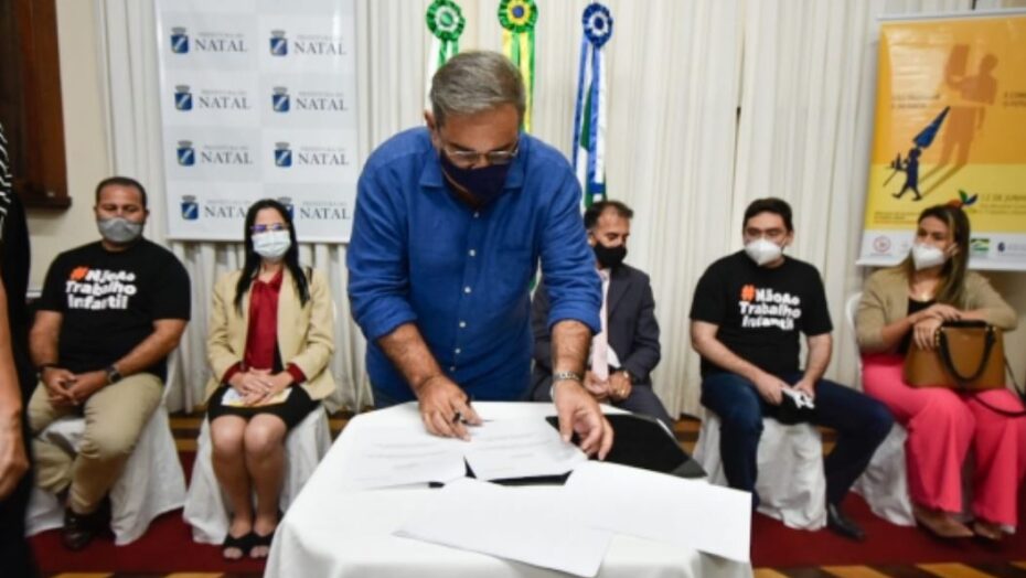 Prefeitura do natal assina acordo para enfrentamento ao trabalho infantil nas feiras livres | notícias do rio grande do norte Prefeitura do Natal RN assina acordo para enfrentamento ao trabalho infantil nas feiras livres