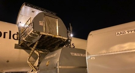 Brasil recebe 2º lote com vacinas da johnson doadas pelos eua