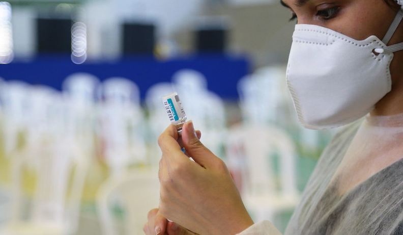 Mossoró inicia vacinação contra a covid de profissionais que atuam no ensino superior