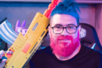 De barba rosa e cabelo azul, gamer acusado de estupro atraía crianças ...