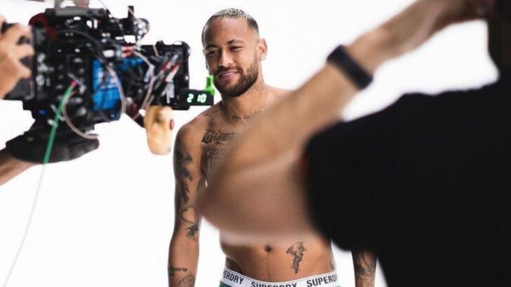 Neymar posta foto de cueca e recebe elogios: “porte de arma é liberado?”