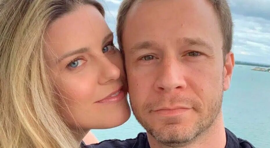 Mulher de tiago leifert revela quantas horas o apresentador na globo