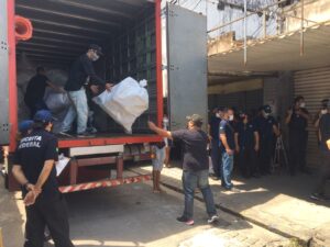 Receita faz operação no alecrim e recolhe produtos sem nota fiscal