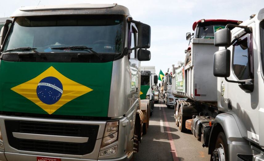 Caminhoneiros pedem habeas corpus para evitar prisões em brasília
