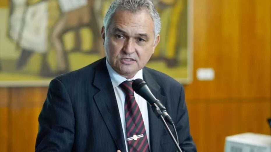 Comer e pagar com dinheiro público: “se fosse apenas girão estava fácil”