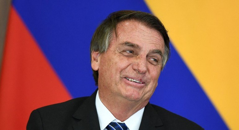 No ceará, bolsonaro confirma criação do auxílio brasil de r$ 400