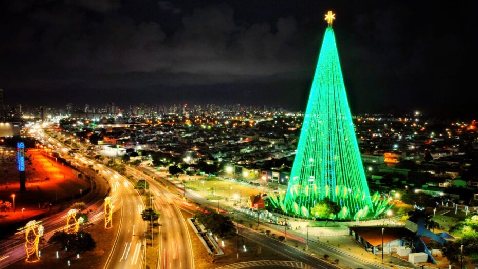 Foi acesa a segunda maior árvore de Natal do Pais, a Árvore de Mirassol