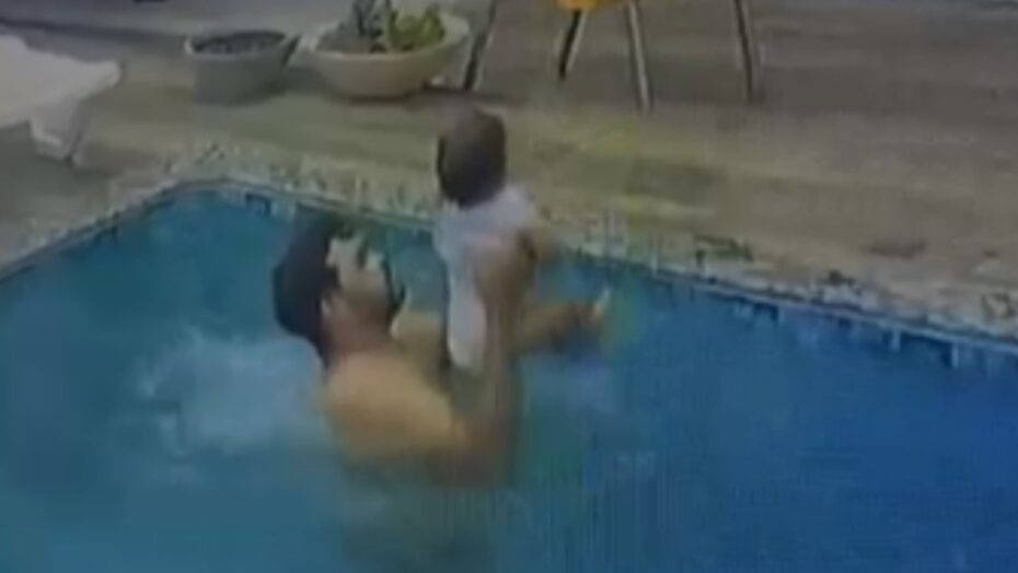 Vídeo de bebê que entra em piscina sozinha e é salva pelo pai após irmão pedir ajuda viraliza na web
