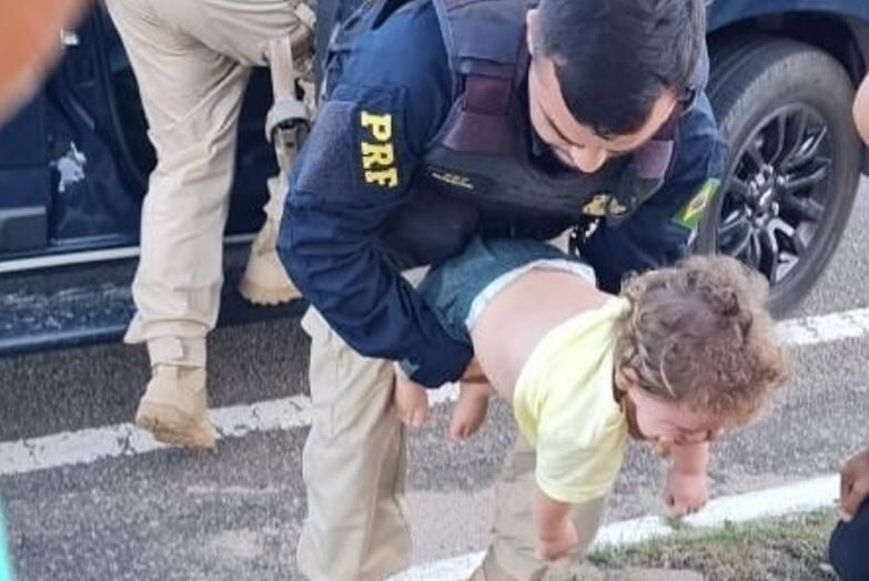 Policiais da prf salvam bebê engasgado em natal