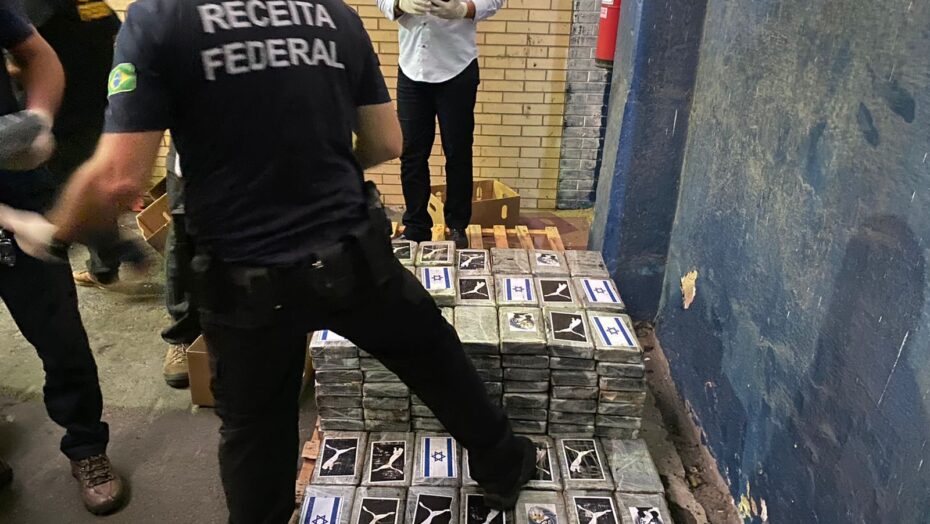 Em operação conjunta, Receita Federal e Polícia Federal apreendem 1,6  tonelada de cocaína no porto