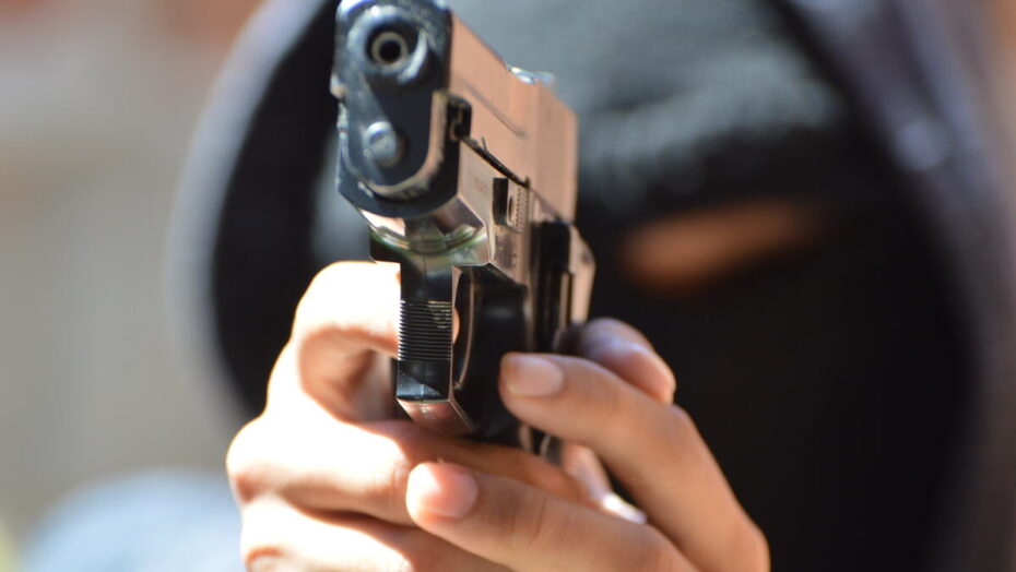 Criminoso faz arrastão a mão armada e leva pertences de família em Campo Grande, no interior do RN - Agora RN