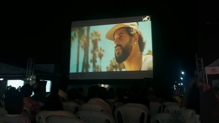 Festival internacional de cinema de baía formosa começa com italo ferreira e mostra de curtas locais