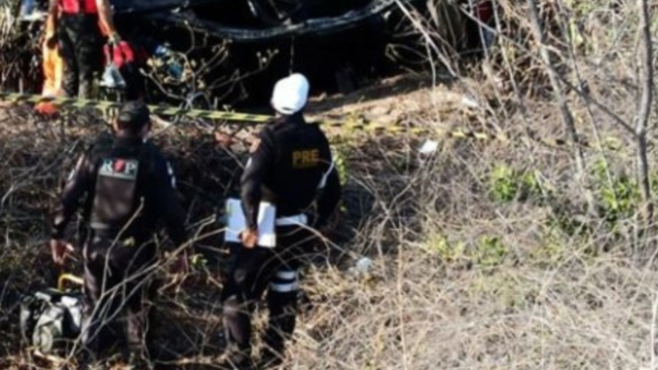 Capotamento de bmw deixa três feridos e um morto na Rio Grande do Norte-012