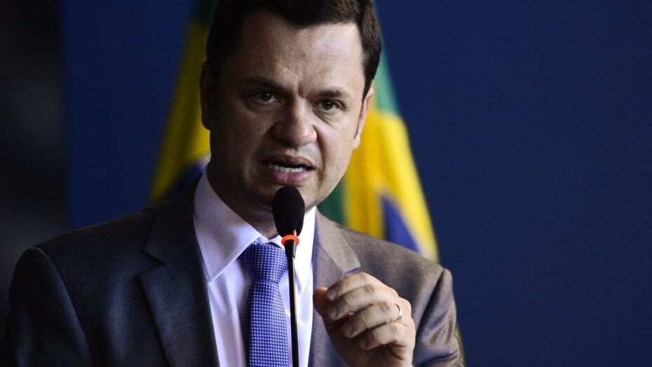 Ministro anderson torres anuncia “reestruturação das polícias”