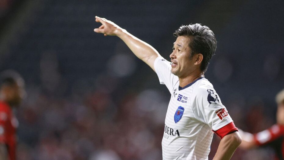 Com 54 anos, jogador mais velho em atividade, "Rei Kazu" acerta transferência para o Suzuka - Agora RN