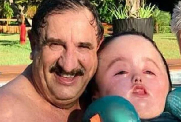 Ratinho encanta fãs com foto do neto Noah, que tem hidrocefalia: "Nosso anjinho" - Agora RN