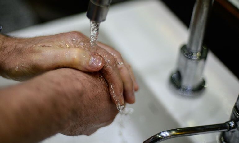 CaeRio Grande do Norte instala e troca hidrômetros em cinco cidades do Estado; entenda o processo - Agora RN