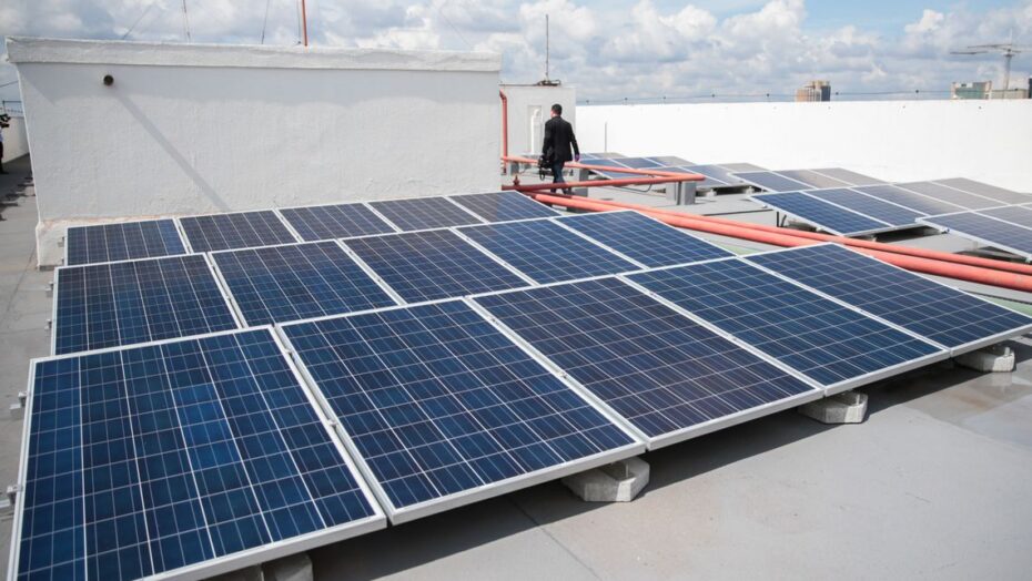 Brasília - Ministério de Minas e Energia (MME) inaugura a primeira usina solar instalada na cobertura de um prédio (sede do MME) do goveRio Grande do Norteo federal (José Cruz/Agência Brasil)