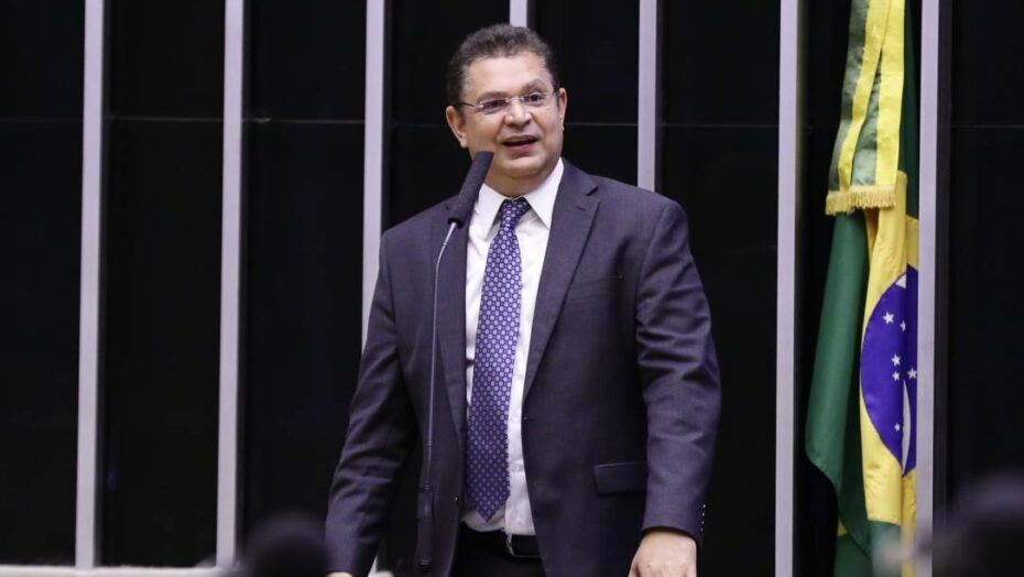 Autor de projeto do aborto, deputado Sóstenes Cavalcante (PL-RJ), diz que presidente Lula “não sabe falar sobre vida” - Agora RN