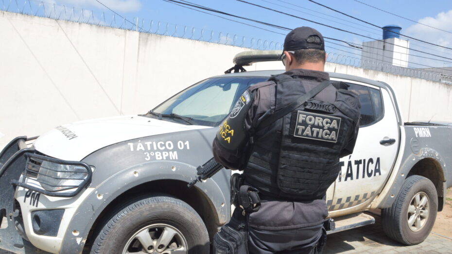 Disfarçados de funcionários de empresa de construção, bandidos fazem arrastão em restaurante na Grande Natal - Agora RN