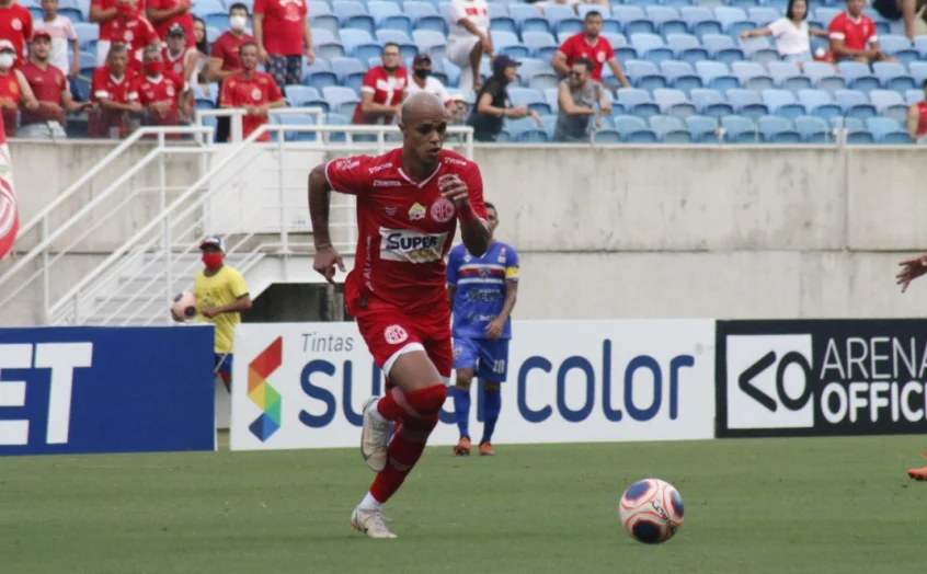 América precisa que William Marcílio volte a ter bom rendimento em campo