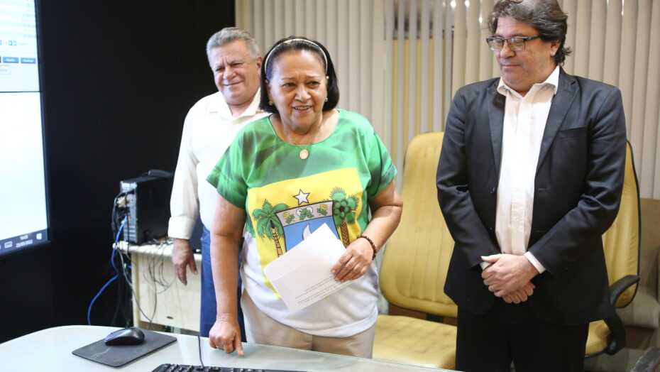 Anuncio folha atrasada fotos Sandro Menezes 4