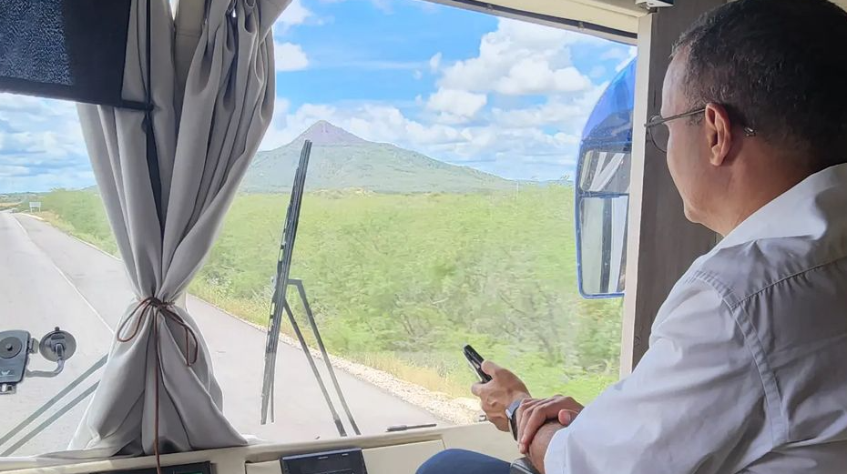 "Condições das estradas potiguares estão uma vergonha", afirma Kelps - Agora RN