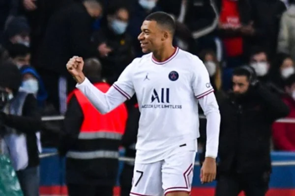 Eleito craque do Campeonato Francês, Mbappé diz que fica no PSG - Agora RN