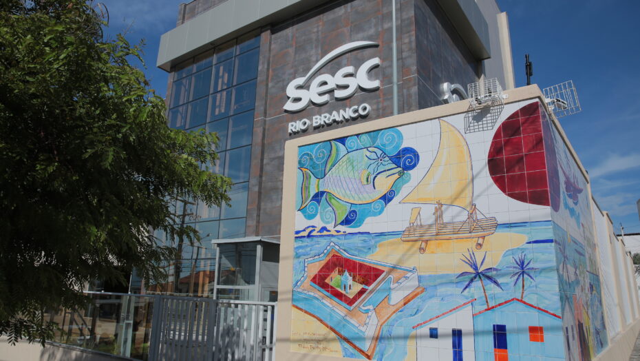 Fachada Sesc Rio Branco painel Flavio Freitas 3