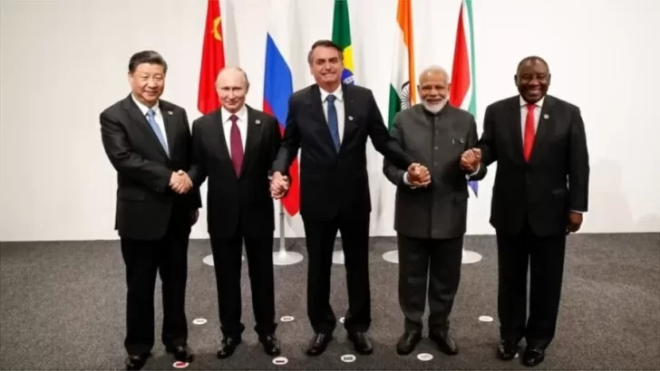 da esquerda para a direita os lideres de china russia brasil india e africa do sul em reuniao dos brics em 2019 1649155171664 v2 900x506.jpg