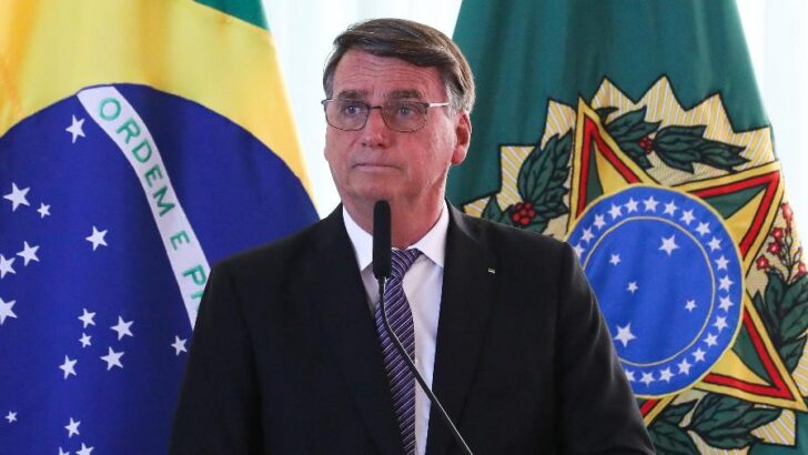 18jul2022 o presidente jair bolsonaro pl ataca o sistema eletronico de votacao em reuniao com embaixadores no palacio do planalto em brasilia 1658271976127 v2 900x506