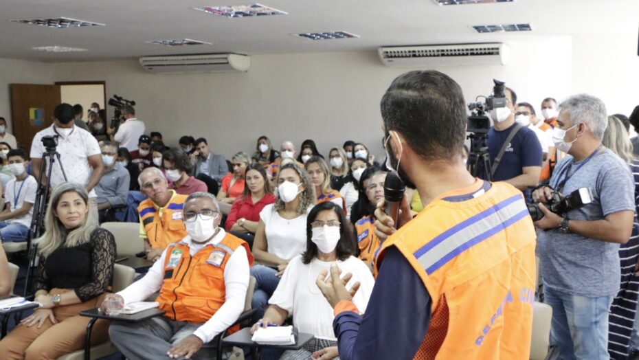 auxilio atingidos pelas chuvas raiane miranda