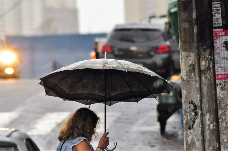 Com risco de fortes chuvas, Inmet faz alerta para a população - Foto: reprodução