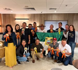 Produtores premiados em concurso mundial do queijo. Foto: divulgação Produtores premiados em concurso mundial do queijo. Foto: Divulgação