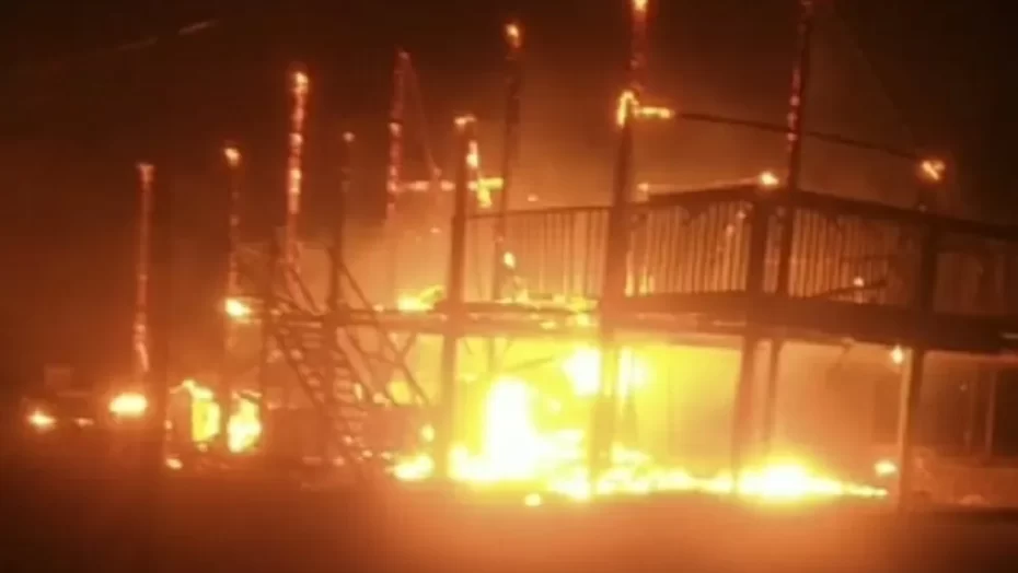 Incêndio destrói restaurante em praia do rn | notícias do rio grande do norte incendio
