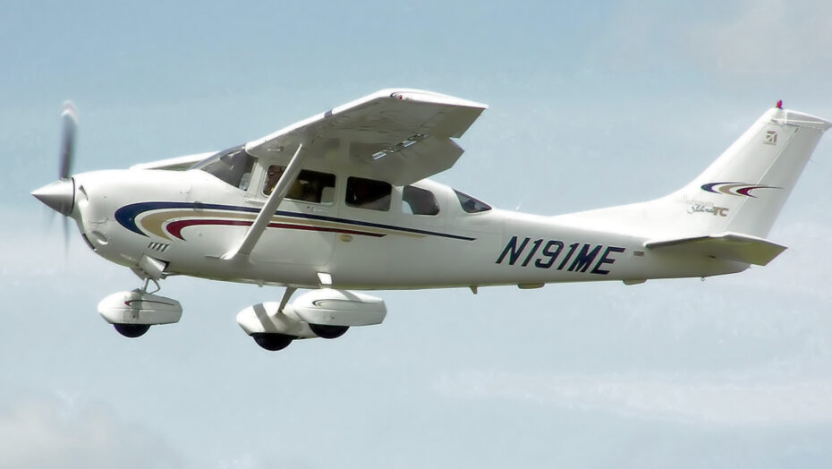 Cinco pessoas roubam avião e morrem após aeronave cair na Argentina