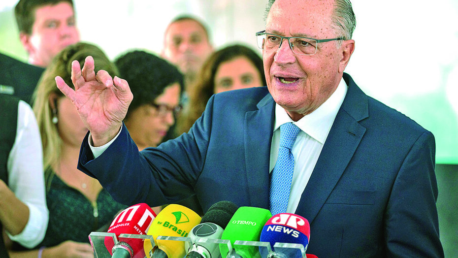 Brasília (DF) 25/05/2023 O vice presidente, Geraldo Alckmim durante entrevista coletiva após reunião com Entidades Representativas do Setor Automotivo, nesta quinta feira no Palácio do Planalto. Foto: Joédson Alves/Agência Brasil