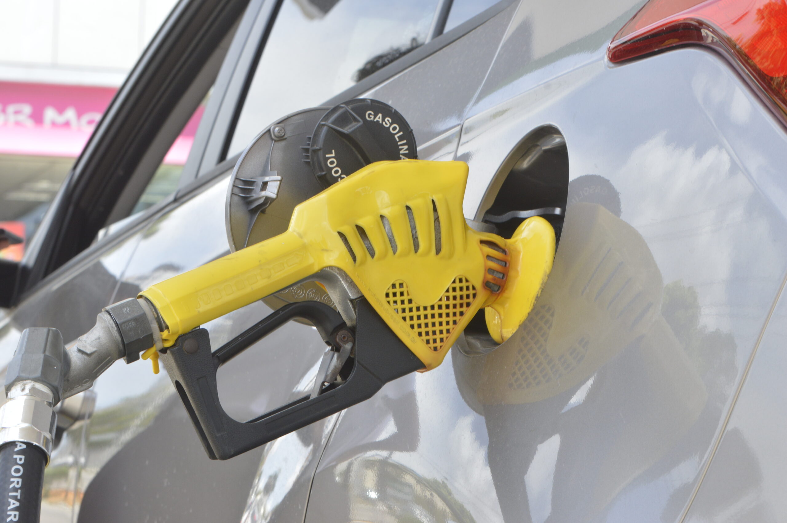 Petrobras anunciou redução de 21,3% no gás de cozinha, e combustíveis: 12,6% na gasolina e 12,8% no diesel. Foto: José Aldenir/Agora RN