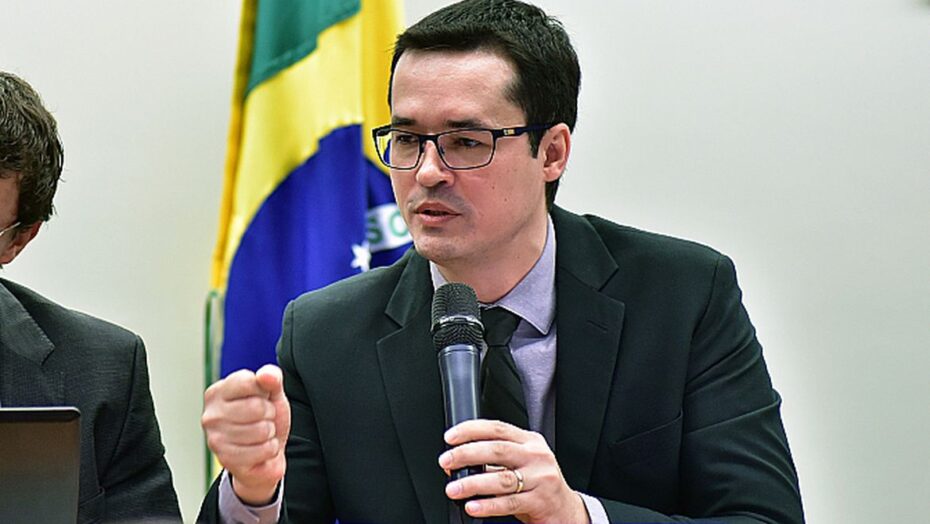 o procurador da republica deltan dallagnol participa de audiencia publica na camara