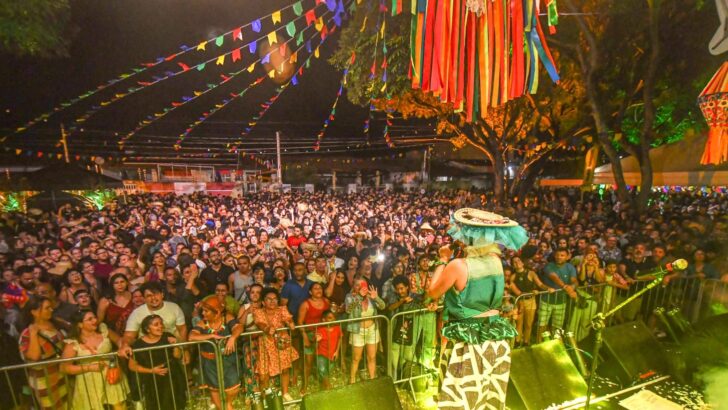 Arraiás de rua e shows de forró movimentam festas juninas no RN. Foto: Joana Lima