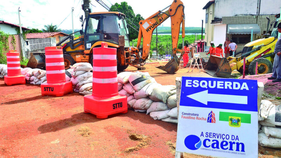 Incidente no Bairro Nordeste amedrontou população local, que teve que sair das casas após risco de desabamento - Foto: José Aldenir/Agora RN