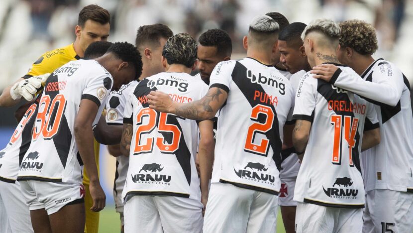 Vasco enfrenta grande risco de rebaixamento após derrota em clássico na 13ª rodada - Foto: Daniel Ramalho / Vasco