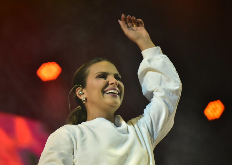 Aline Barros encerrou a primeira noite do evento em Mossoró (Foto: Allan Phablo/Secom/PMM)