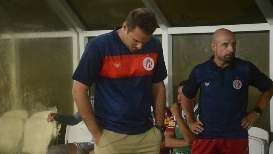 Thiago Carvalho enfrenta críticas da torcida em meio à campanha ruim do América na Série C - Foto: José Aldenir / AGORA RN