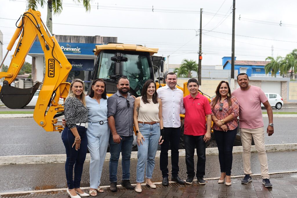 Emídio Jr., prefeito de Macaíba, agradeceu a Natália pela presteza em atender as reivindicações