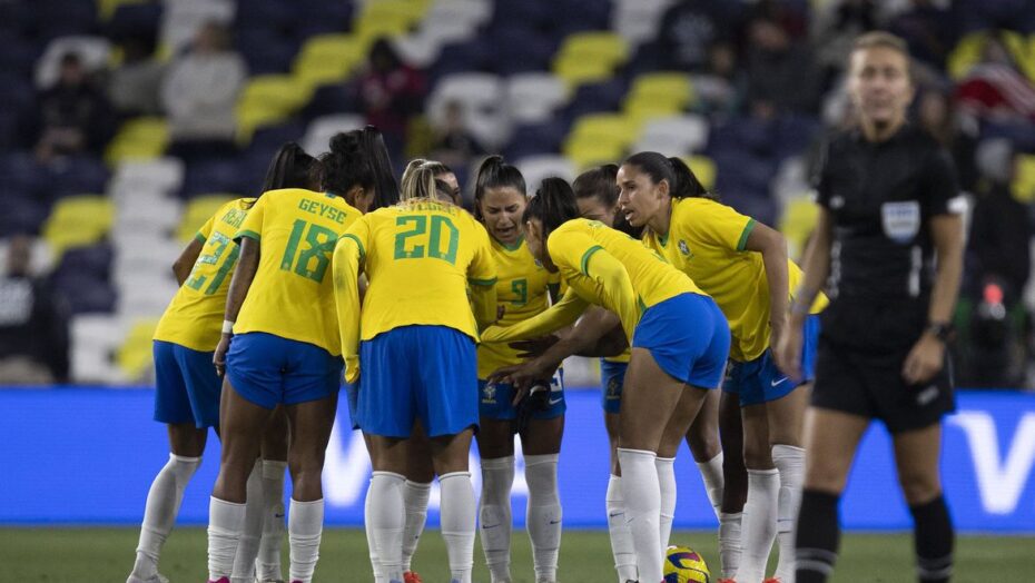 Ministério da Gestão e Inovação vai publicar uma portaria para permitir a adoção de ponto facultativo para servidores públicos federais nos dias de jogos da Seleção Brasileira Feminina. Foto: Thais Magalhães/CBF